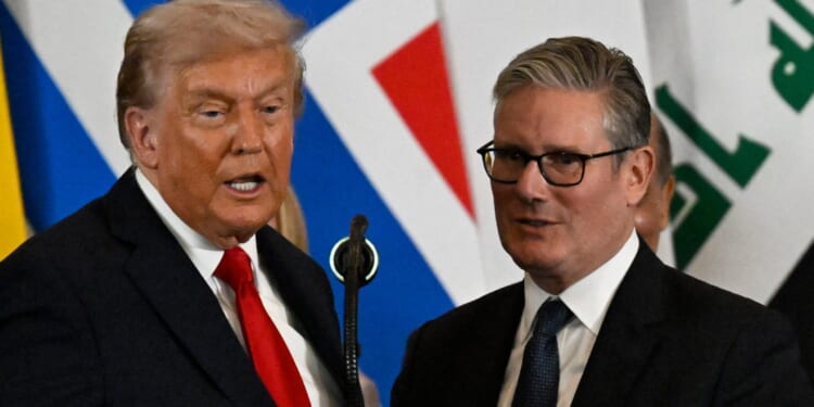 Trump Blasts UK's Chagos Island Deal