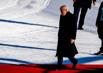 Trump appears to struggle to walk straight after Air Force One U-turn | US | News