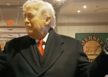 Trump health fears soar as President 'hides bruise with glove on left hand' | World | News