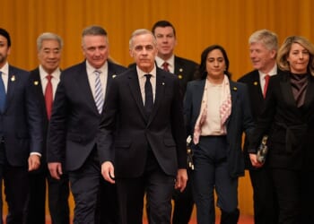 Trump threatens Canada with '100 percent' tariffs if trade deal with China goes through