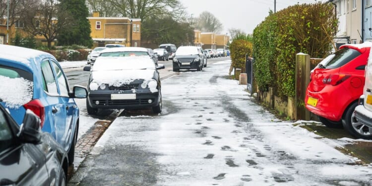 UK snow map shows 380-mile sheet blanketing Britain - 70 counties hit | Weather | News