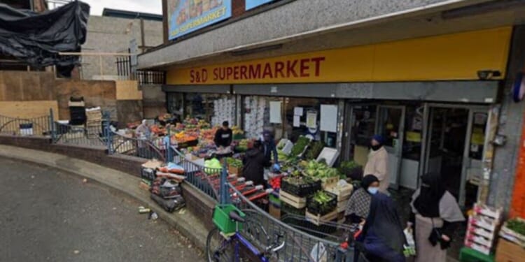 UK supermarket given £20k fine after mouse and cockroaches discovered | UK | News