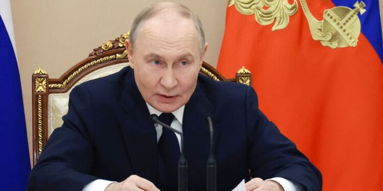 Venezuela LIVE: Russia rages at Trump vowing to 'defend' Venezuela as | World | News