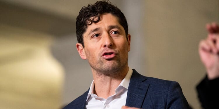 Walz, Frey Subpoenaed Amid DOJ Probe Into Opposition to ICE