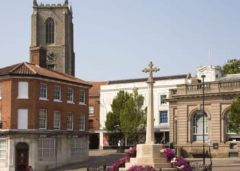 Pretty medieval market town loses treasured family-run store | UK | News