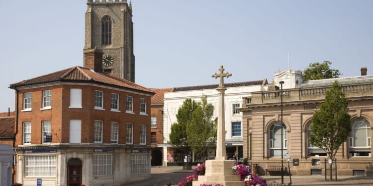 Pretty medieval market town loses treasured family-run store | UK | News