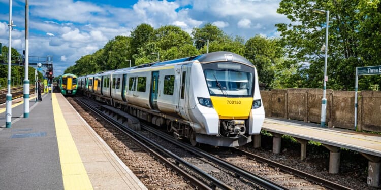 South East trains issues 'do not travel warning' after 'multiple incidents' on rail lines