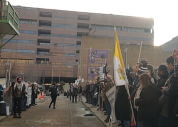 WATCH: Leftists scream at Catholics praying rosary in front of notorious abortion center