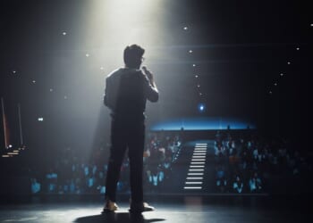 Comedian shares major life choice on stage and immediately gets booed | Weird | News