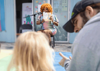 Arizona bill would make it a felony for parents to bring their kids to drag shows