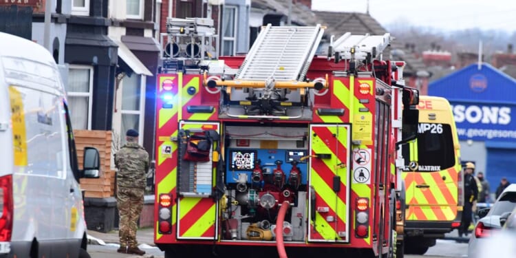 Bomb squad rush to UK city street as residents evacuated from homes | UK | News