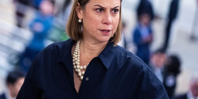 Dem Senator Thumbs Her Nose At DOJ, Rejects Call To Answer For ‘Illegal Orders’ Video