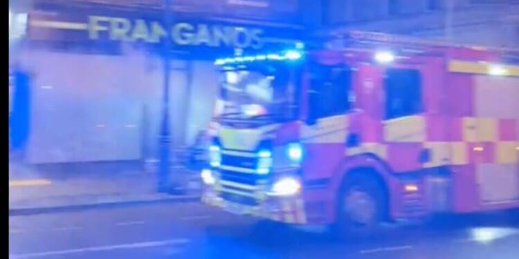 Fire breaks out in restaurant as 999 crews rush to scene | UK | News