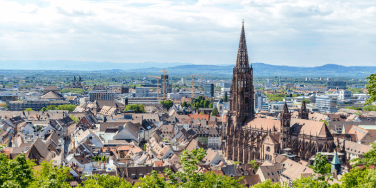 German activists replace city's 'Happy Ramadan' sign with 'Blessed Lent' banner