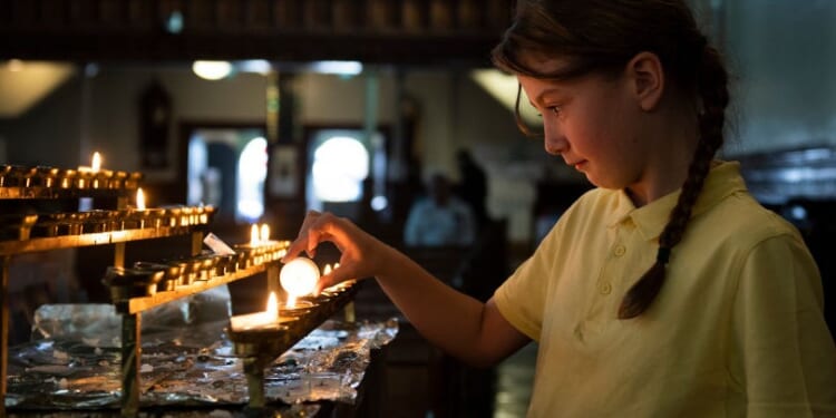 Irish bishop says young Catholics yearn for 'clarity' and tradition, not synodality