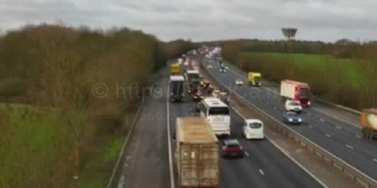 M11 traffic LIVE: Motorway near Stansted Airport shuts down | UK | News