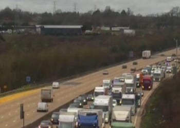 M25 traffic LIVE: Police swarm area after serious crash as all lanes shut down | UK | News