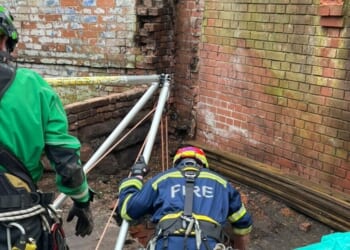 Man falls 30ft down well in UK high street | UK | News