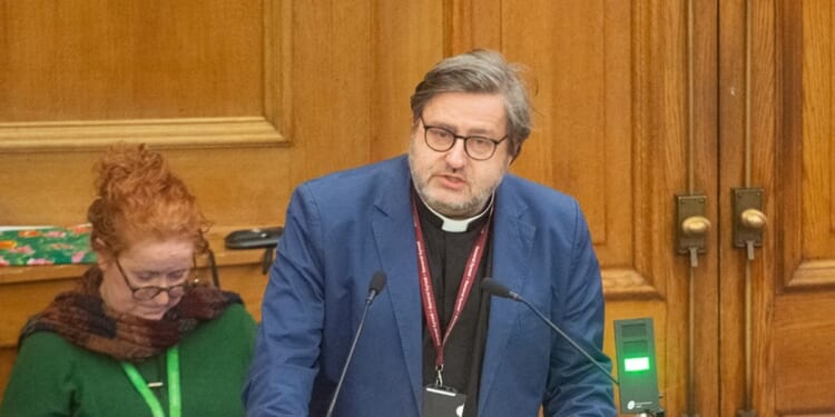 More working-class role-models needed in Church of England leadership, Synod is told