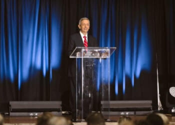 Robert Jeffress accepts NRB honor with call to faithfulness, warning: ‘None of us is immune’ to moral failure