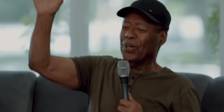 Ron Kenoly, influential worship leader who shaped modern praise music, dies at 81