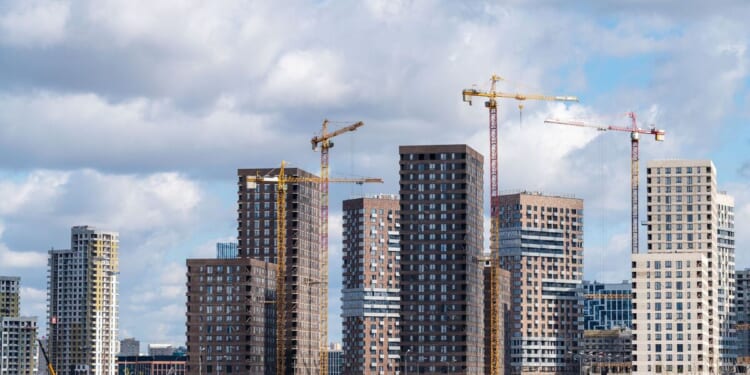 Russian economy meltdown as construction companies plunge into bankruptcy - £900k debt | World | News