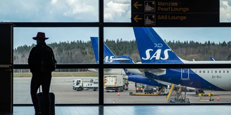 SAS flight to Dublin declared mid-air emergency | World | News