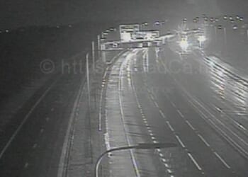 UK commuter motorway shut by emergency services after crash | UK | News