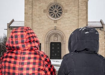 US judge cites religious freedom in blocking church immigration raids