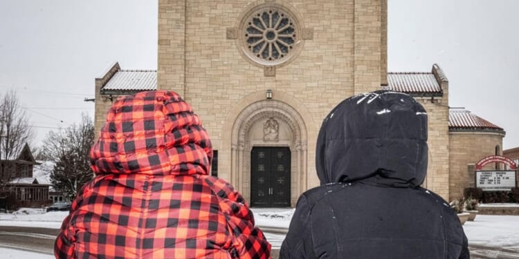 US judge cites religious freedom in blocking church immigration raids