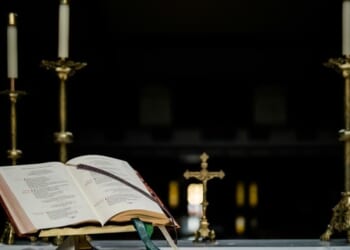 University Students Brave Brutal Temps to Build Spectacular Ice Chapel, Celebrate Candlemas – RedState