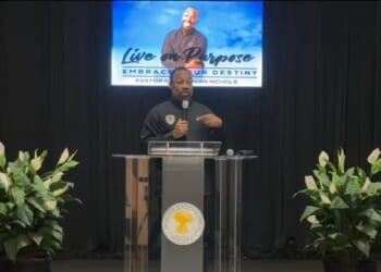 10 people saved after man points gun at pastor during  teen's funeral and no one gets hurt