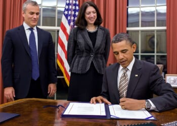 15 years after Congress ordered it, the U.S. government still can’t list all its programs