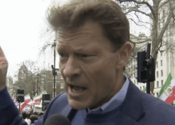 Richard Tice accuses Keir Starmer of 'kowtowing to Islamist extremists' in explosive moment on GB News
