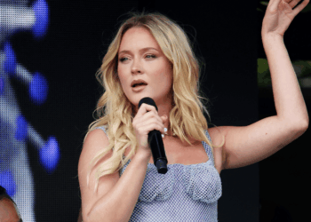 Zara Larsson accused of sending 'disgusting' reply to fan who aborted baby after concert