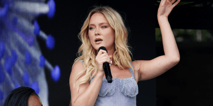 Zara Larsson accused of sending 'disgusting' reply to fan who aborted baby after concert