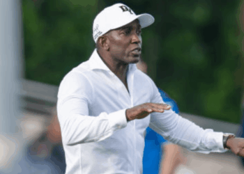 Manchester United legend quits as national manager after failure to qualify for the World Cup