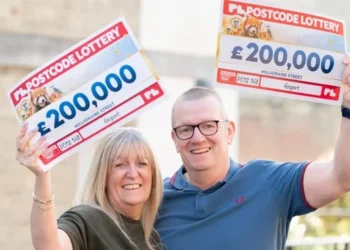 Couple scoop TWO jackpots as proceeds donated to veterans charity