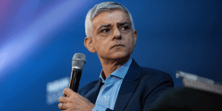 London Mayor Sir Sadiq Khan petition to resign over 'denial' to be presented at City Hall