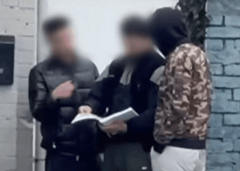 Illegal vape shops caught handing free vapes to children for 'sexual favours' in new epidemic