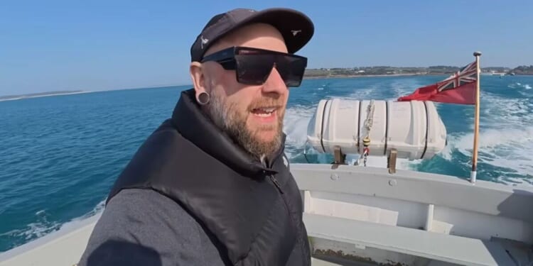 'I flew to England's most remote islands and found beaches like Caribbean' | UK | News