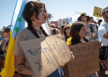 Tourist protests return to Spain's Tenerife as furious locals launch attacks just weeks before Easter holidays