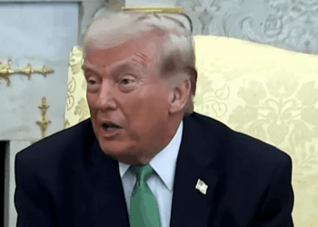 Donald Trump lets rip at Keir Starmer again as he warns PM has left special relationship on the brink