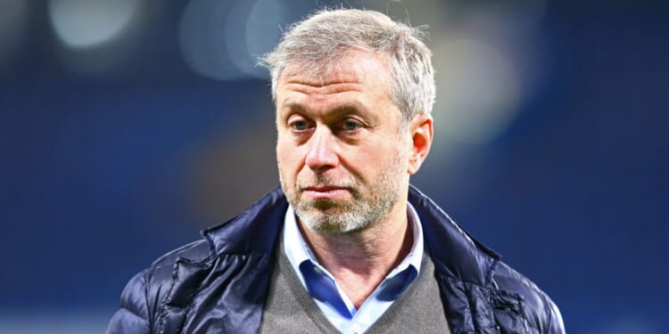 UK prepares to sue Roman Abramovich after failing to release £2.5bn from Chelsea sale to aid Ukraine