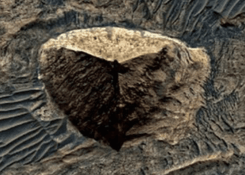 Space mystery as Nasa uncovers bizarre ‘pyramid’ on Mars surface
