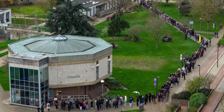 Meningitis outbreak LIVE: London on red-alert as cases of 'invasive' killer disease spike