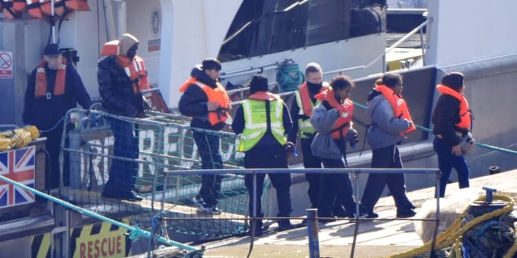 Border Force rush to respond to migrant boats in the Channel as Britain braces for crossings surge in just hours