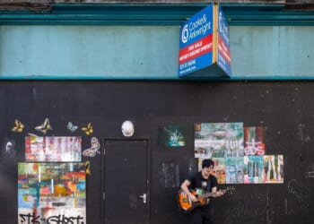 Clothing chain shuts UK high street store after plunging into administration | UK | News