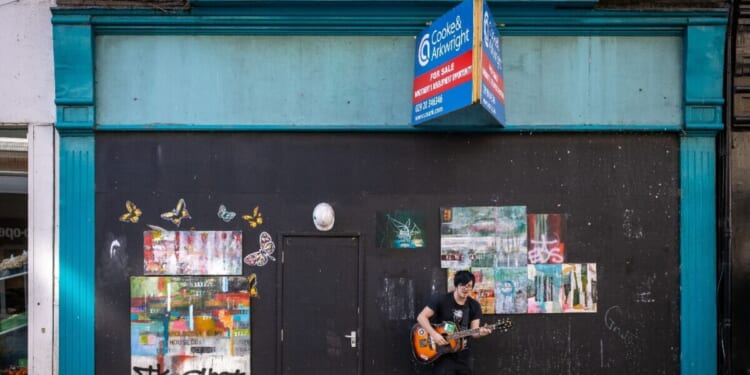 Clothing chain shuts UK high street store after plunging into administration | UK | News