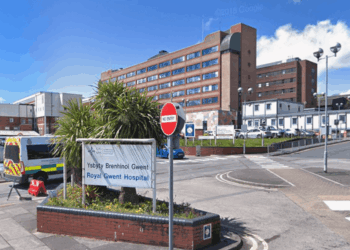 Teen among patients at risk of HIV and Hepatitis after NHS hospital fitted braces with unsterilised equipment